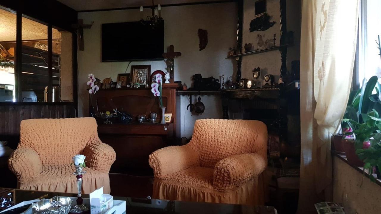 Vila Colt De Rai Hotell Rîşnov Exteriör bild