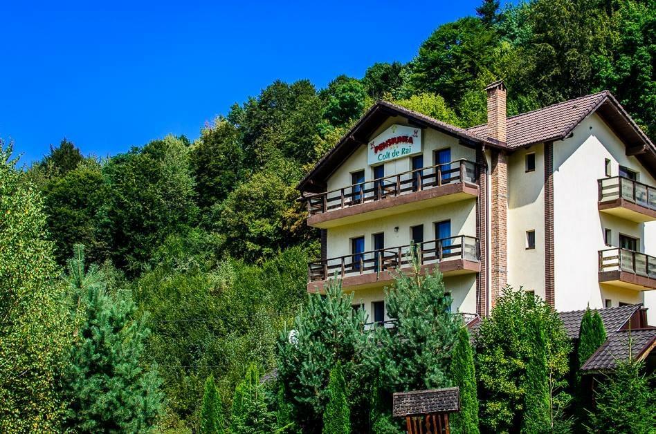 Vila Colt De Rai Hotell Rîşnov Exteriör bild